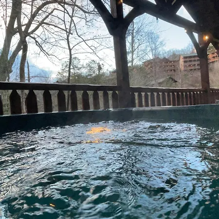 Spacious Resort Log Cabin, Easy Drive, Hot Tub, Arcade Gameroom, Mountain Vibe Gatlinburg Extérieur photo