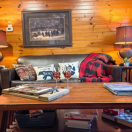 Spacious Resort Log Cabin, Easy Drive, Hot Tub, Arcade Gameroom, Mountain Vibe Gatlinburg Extérieur photo